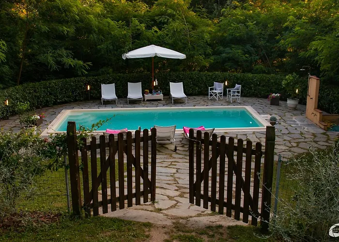 Il Castagno Country Camaione